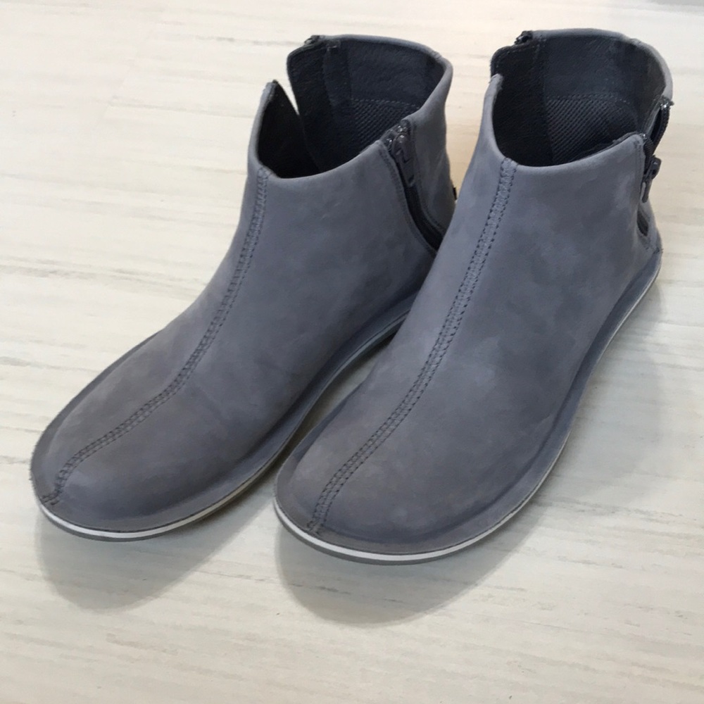 Camper light grey suede boot Size 37